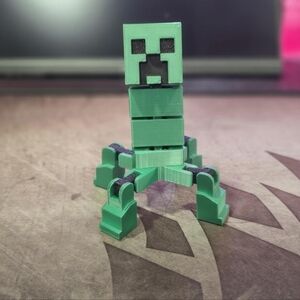 Minecraft Creeper Figure – 3D Printed Articulated PLA Toy